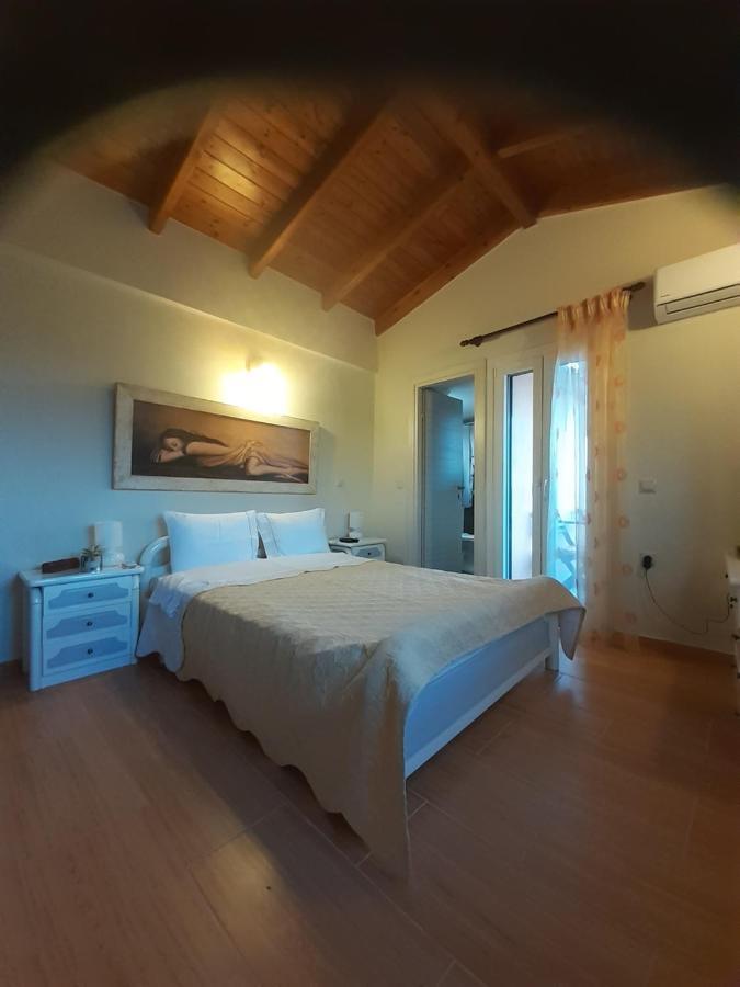 Villa Thomas House *