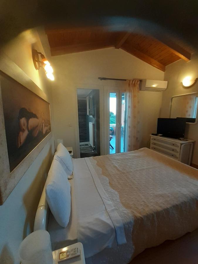 Thomas House *