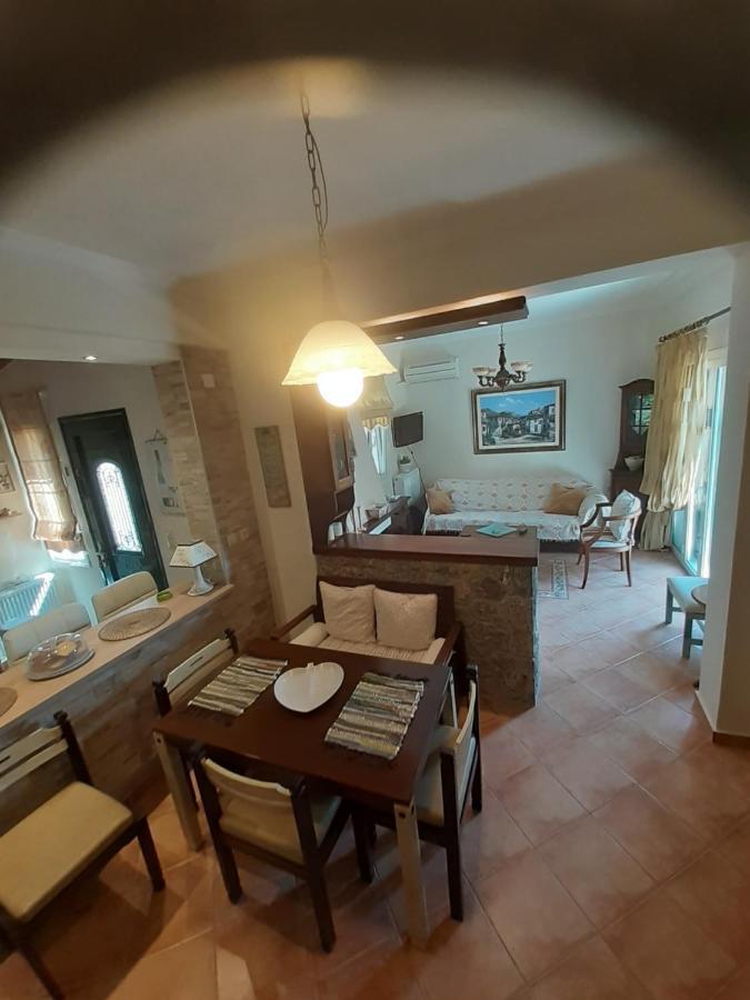 Villa Thomas House Pouládes